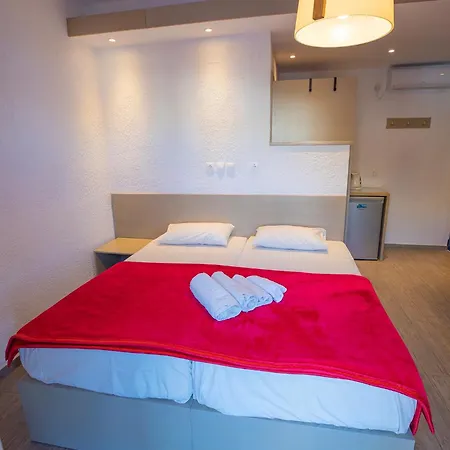 Calliope Maille & Myrties