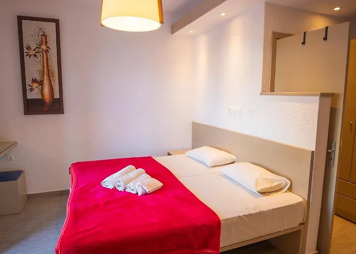 Apartament Calliope Maille & *