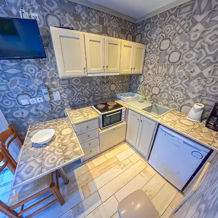 Daire Calliope Maille & *