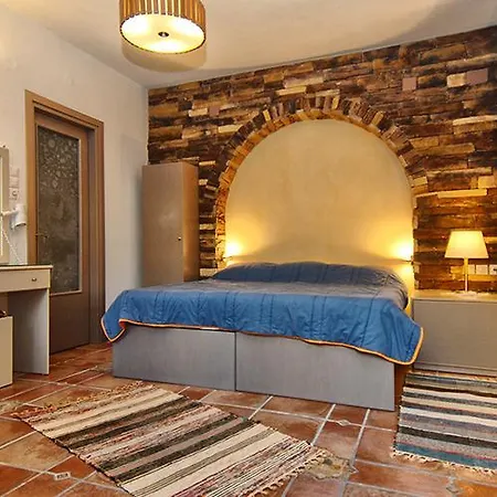 Calliope Maille & Apartament Myrties