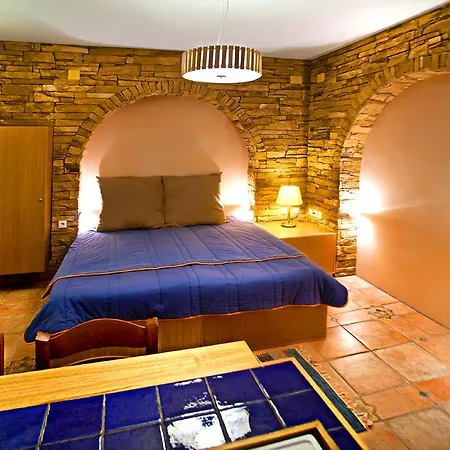 Calliope Maille & Apartament Myrties