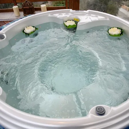 Apartament Calliope Maille & *