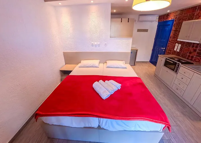 Calliope Maille & شقة Myrties