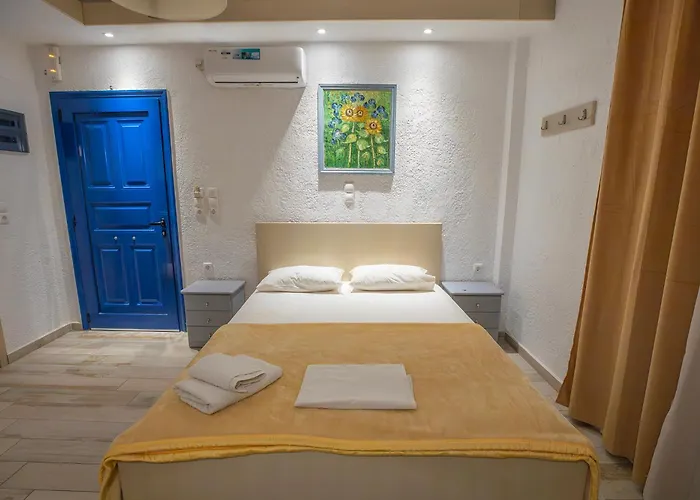 Calliope Maille & شقة Myrties