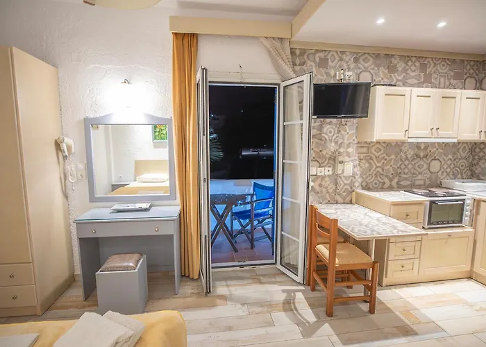 Calliope Maille & شقة *