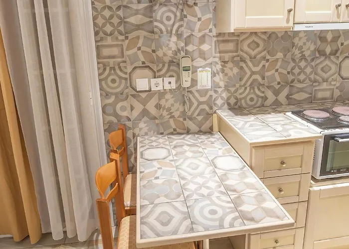 Calliope Maille & شقة