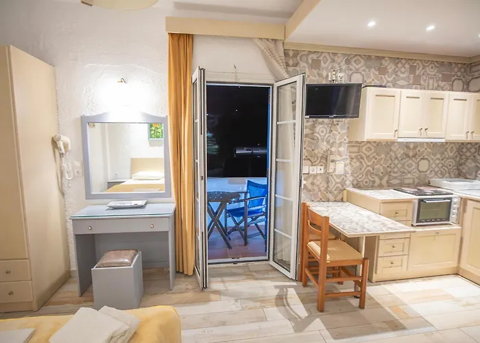 Calliope Maille & شقة